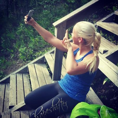 #butfirstletmetakeaselfie