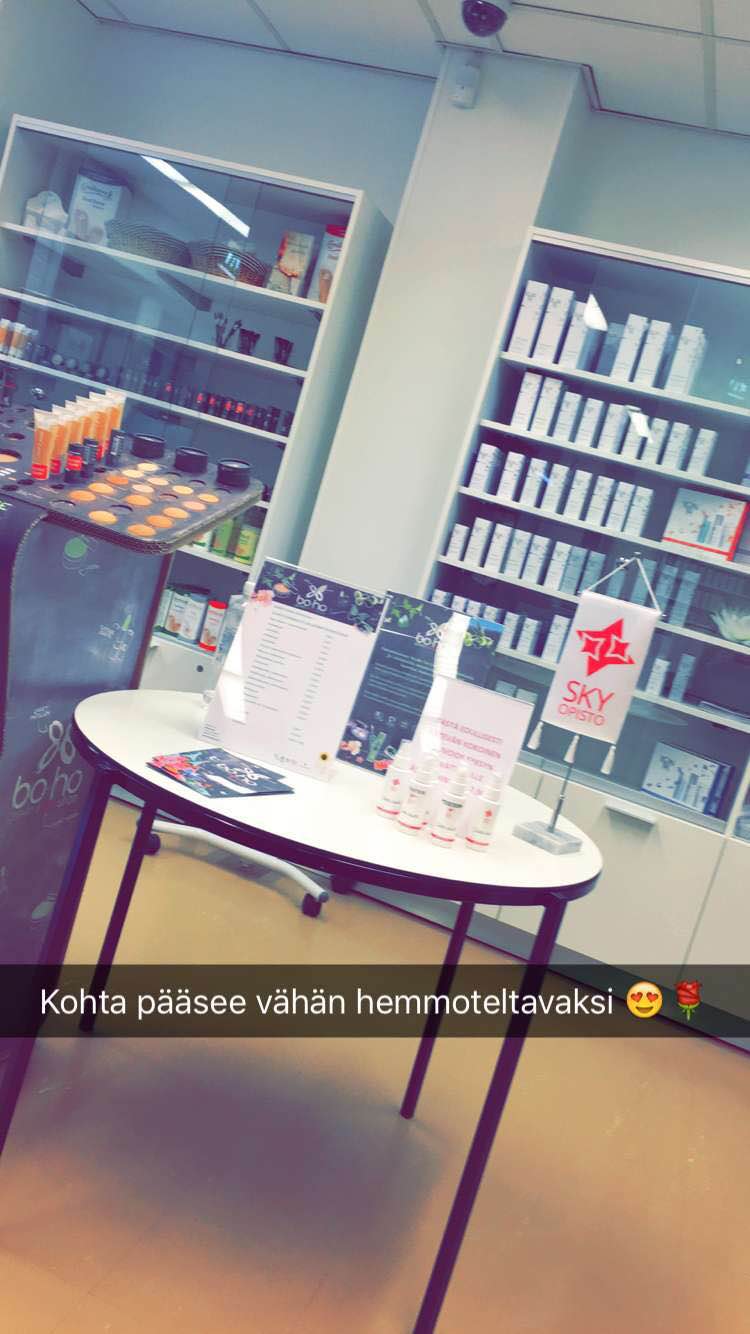 Snapchatissa nimellä pauliinafit pääset seuraamaan mun elämää lähemmin :)
