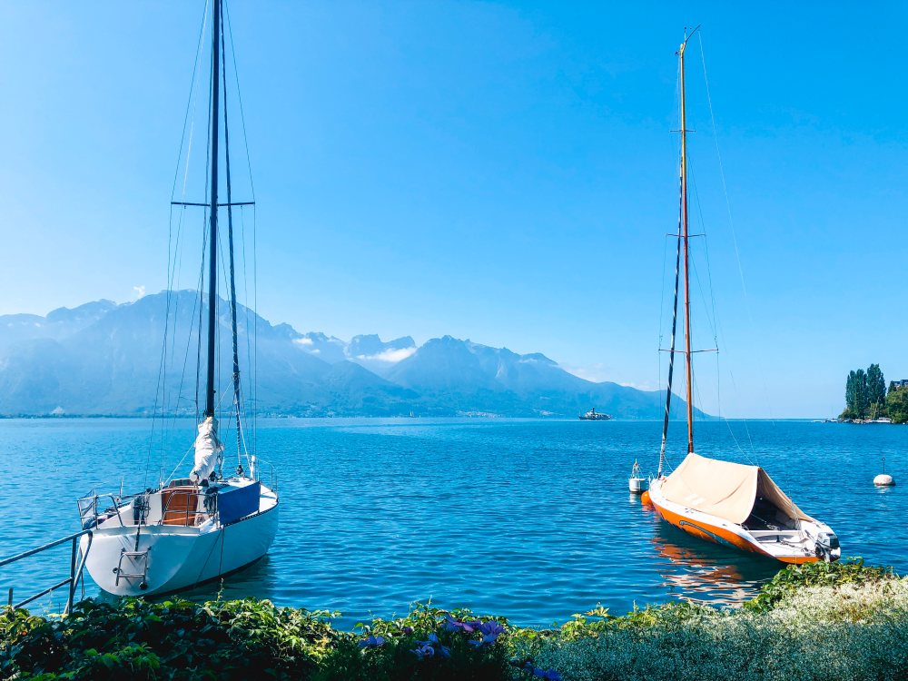 geneva-lake-view-boats-montreux