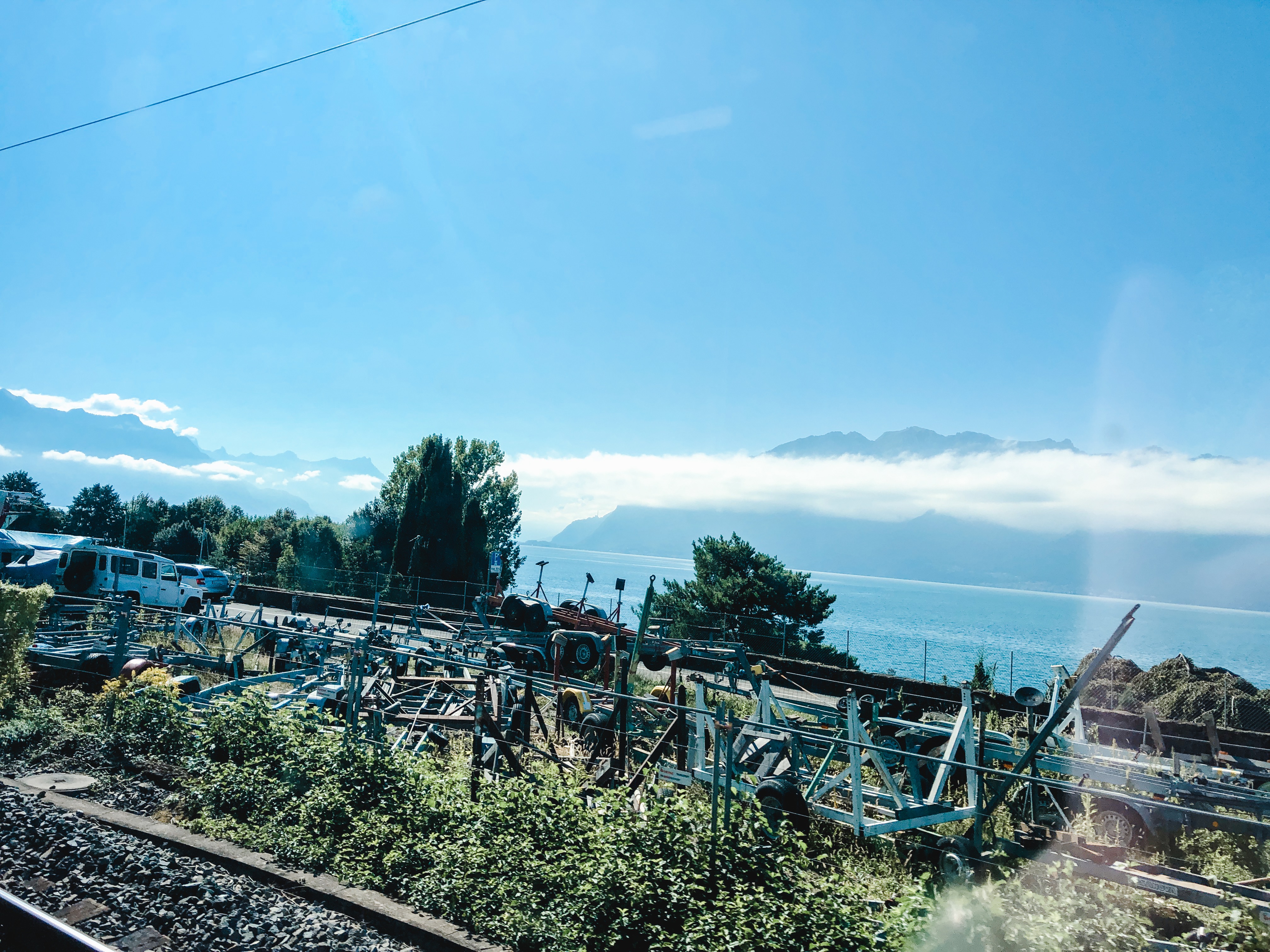 train-from-geneva-to-montreux