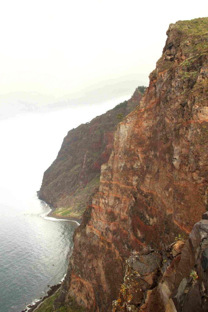 Madeiran jylhää kalliomaisemaa.