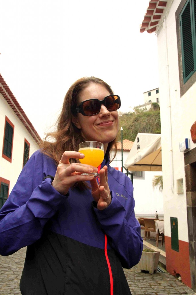 Join koko reissun pelkkää appelsiinimehua.... not! Lasissa ehkäpä paikallista ponchaa... ;)