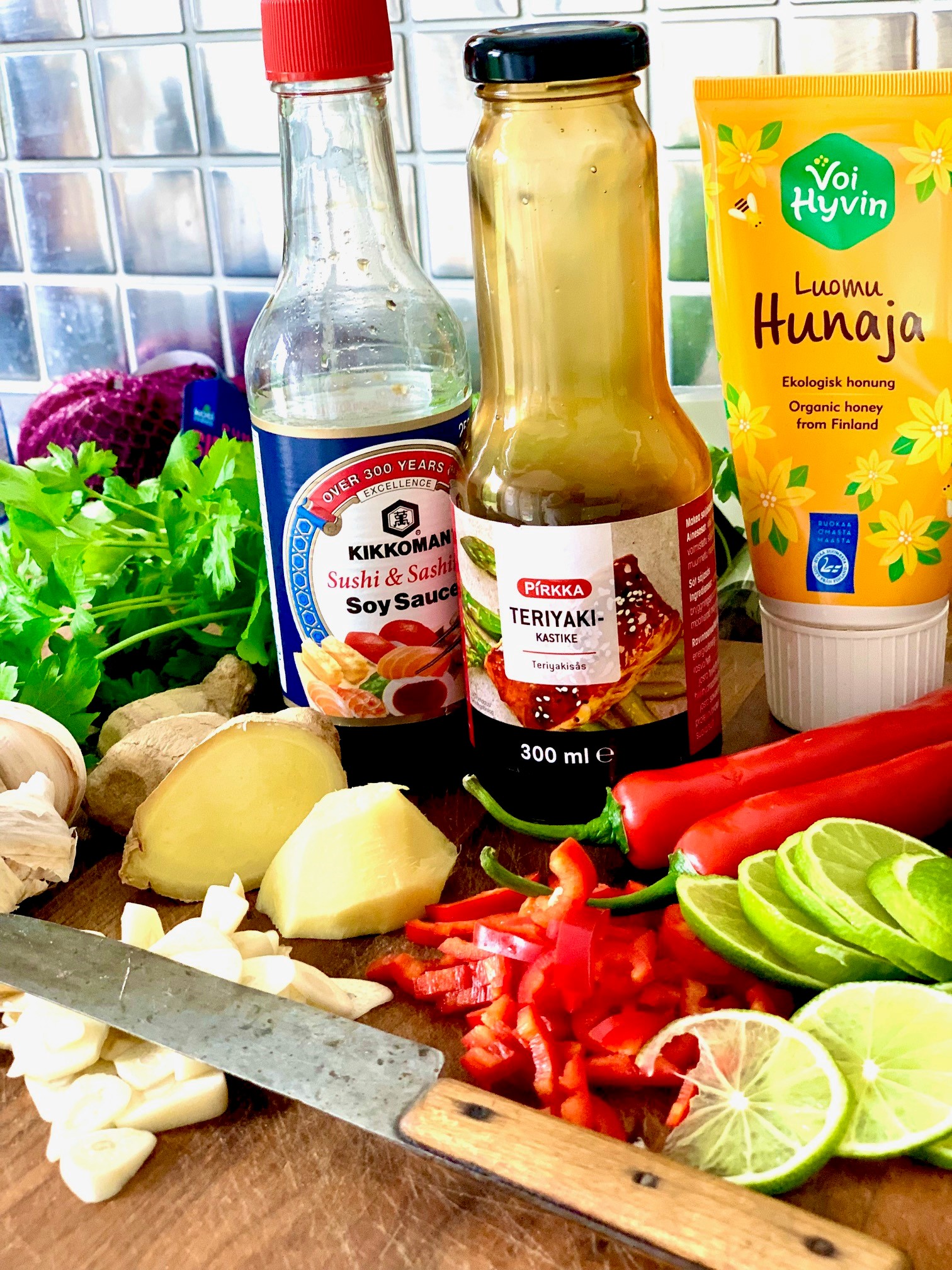 itämainen grillilohi aineet