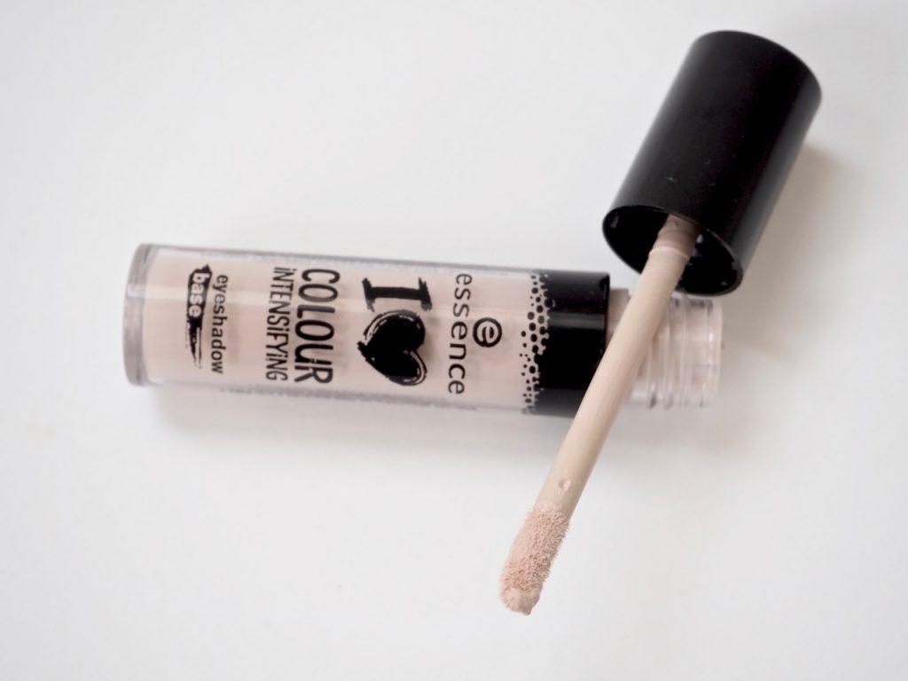Essence I Love Colour Intensifying Eyeshadow Base luomivärinpohjustaja