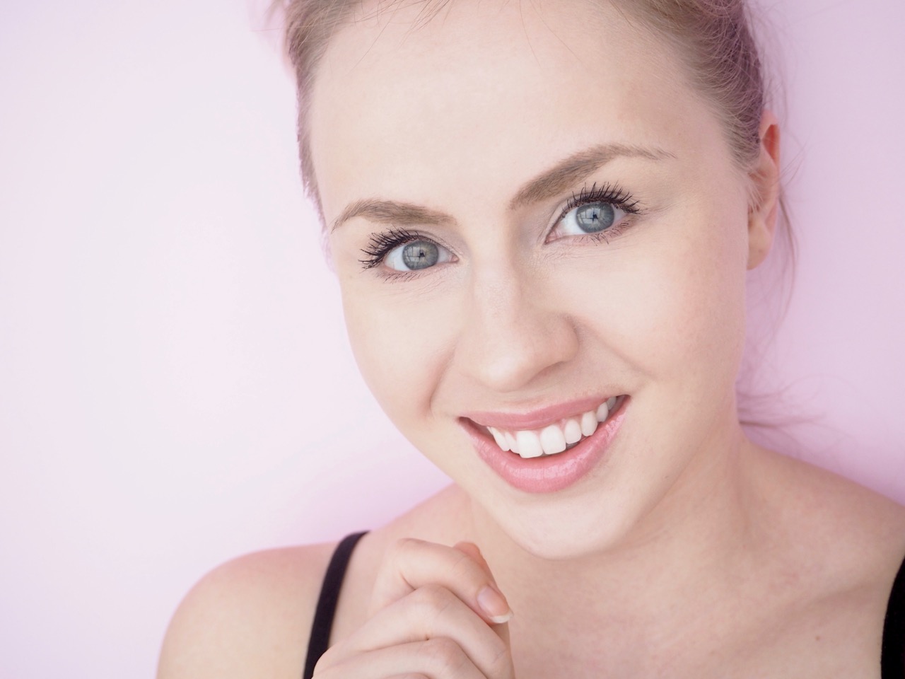 Clarins Instant Light Natural Lip Perfetor huulikiilto kokemuksia Ostolakossa Virve Vee