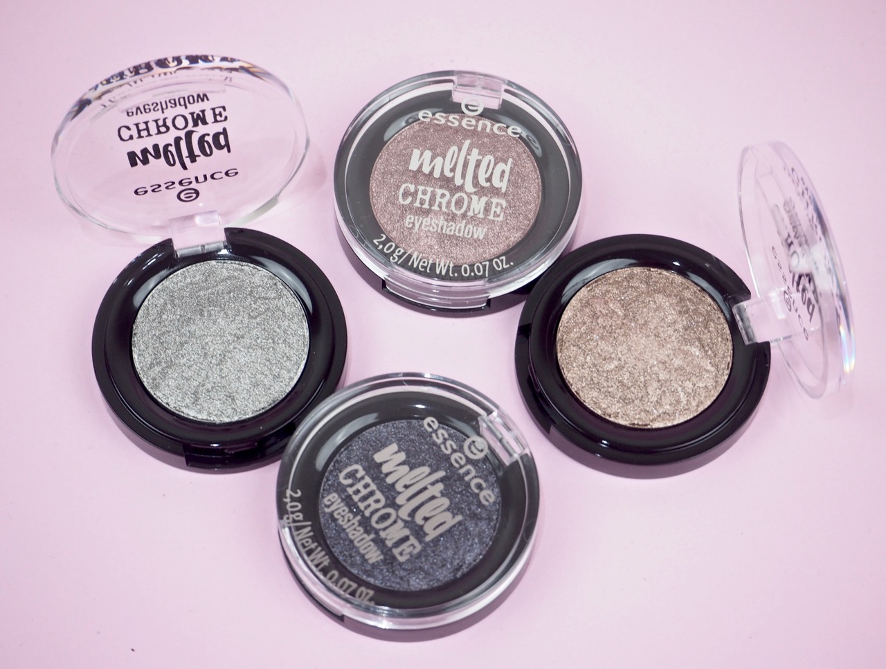 Essence Melted Chrome Eyeshadow -luomiväri | Kokemuksia | Ostolakossa-blogi